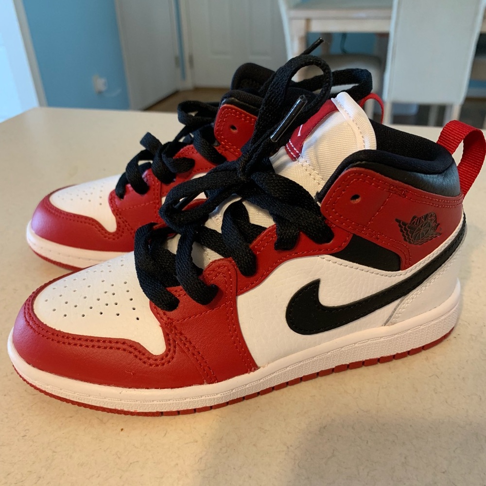 Jordan 1 MID shoes size 13 C